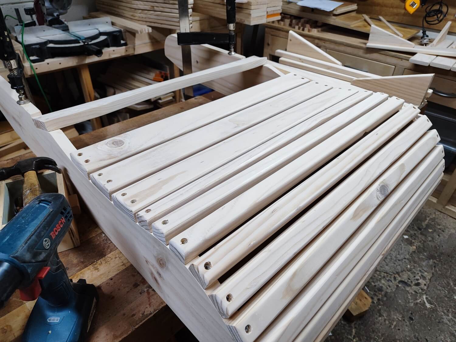 Proceso construcción silla Adirondack